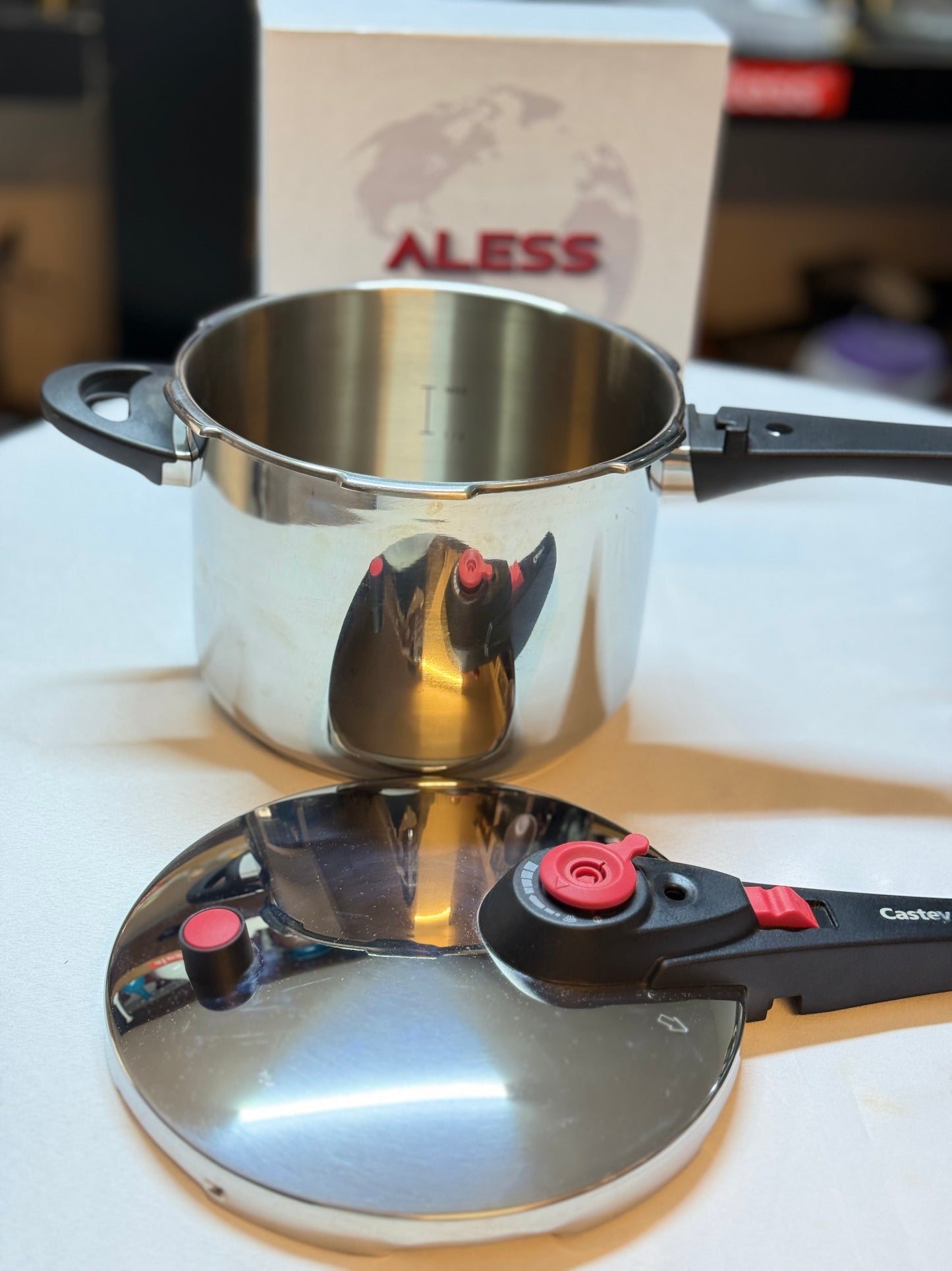 Aless Saplı Düdüklü Tencere