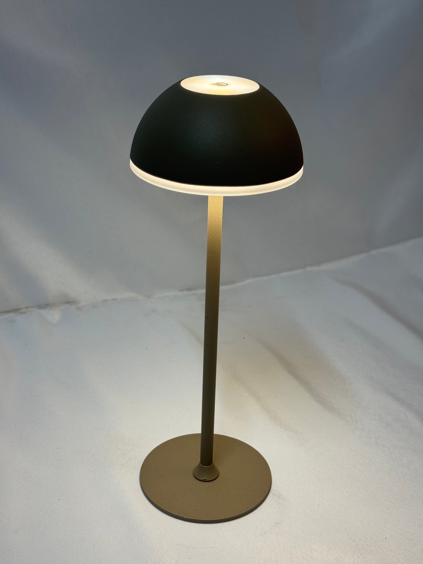 ALESS ŞARJLI MASA LAMBASI YARIM KÜRE