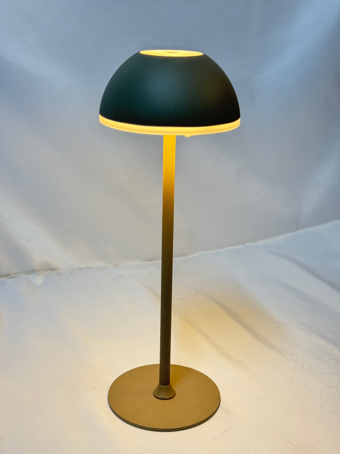 ALESS ŞARJLI MASA LAMBASI YARIM KÜRE