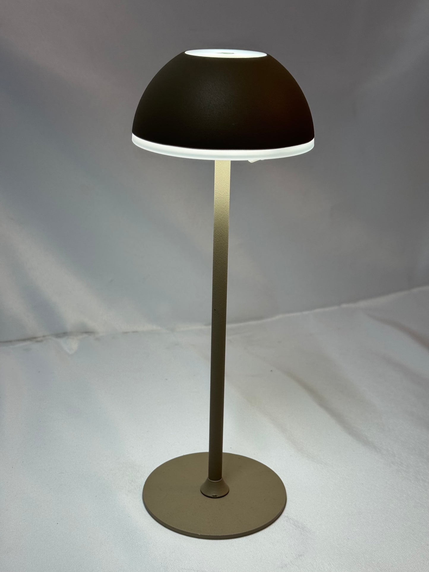 ALESS ŞARJLI MASA LAMBASI YARIM KÜRE